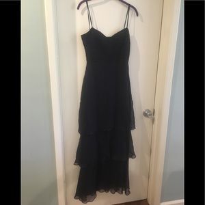 Gorgeous navy dress w spaghetti straps fitted top